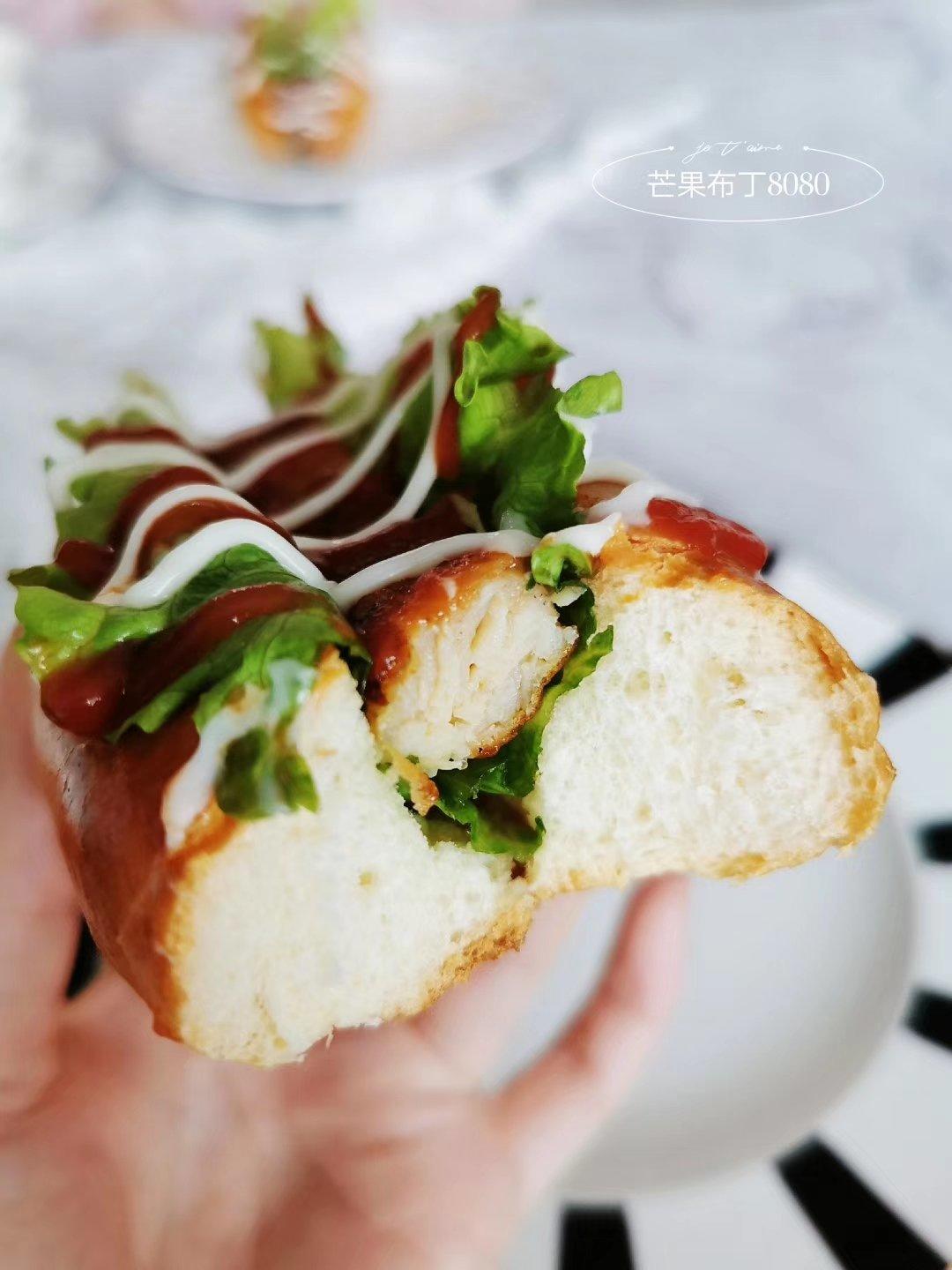 松软香甜热狗面包