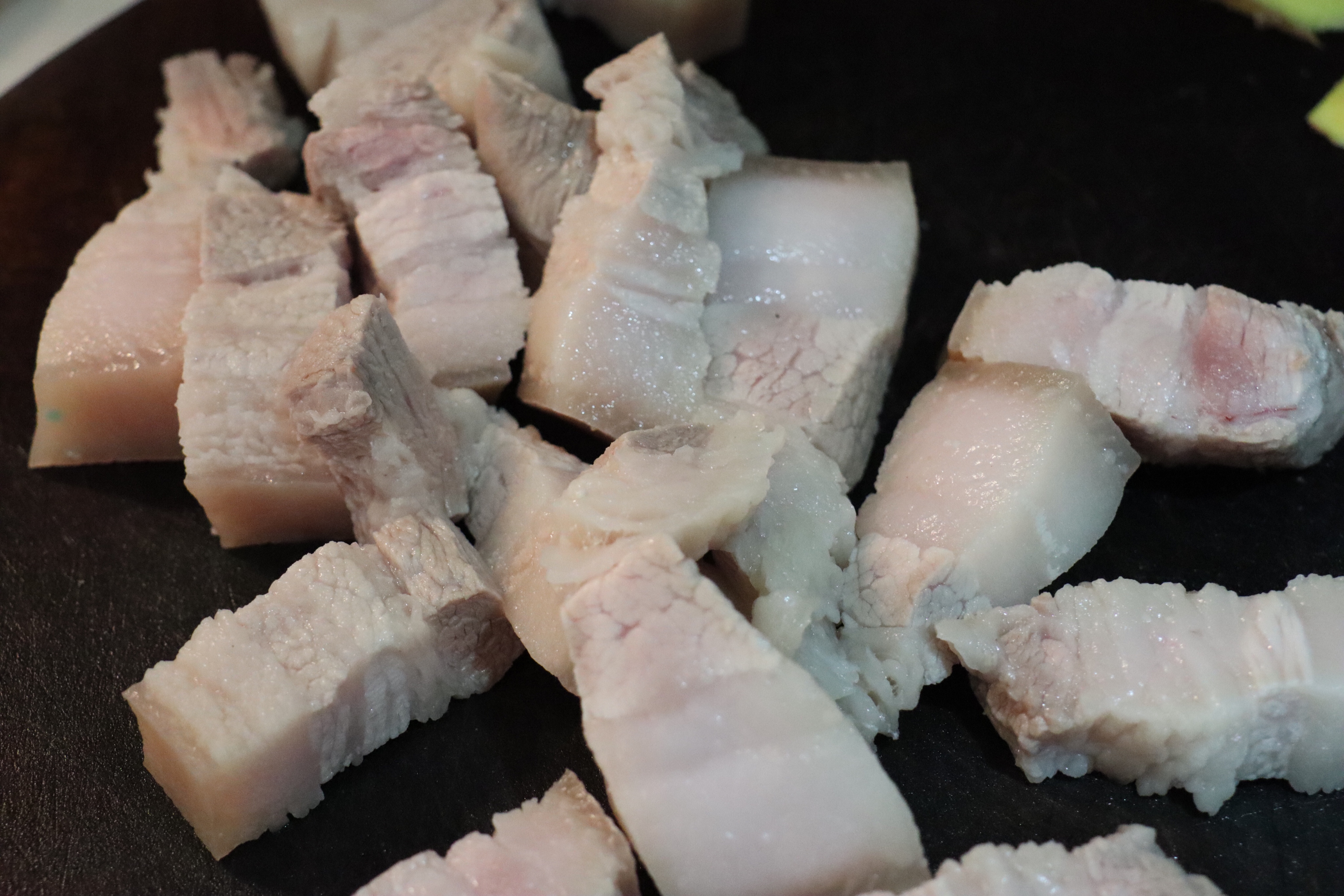 笋虾（竹笋干）南乳焖五花肉的做法 步骤4