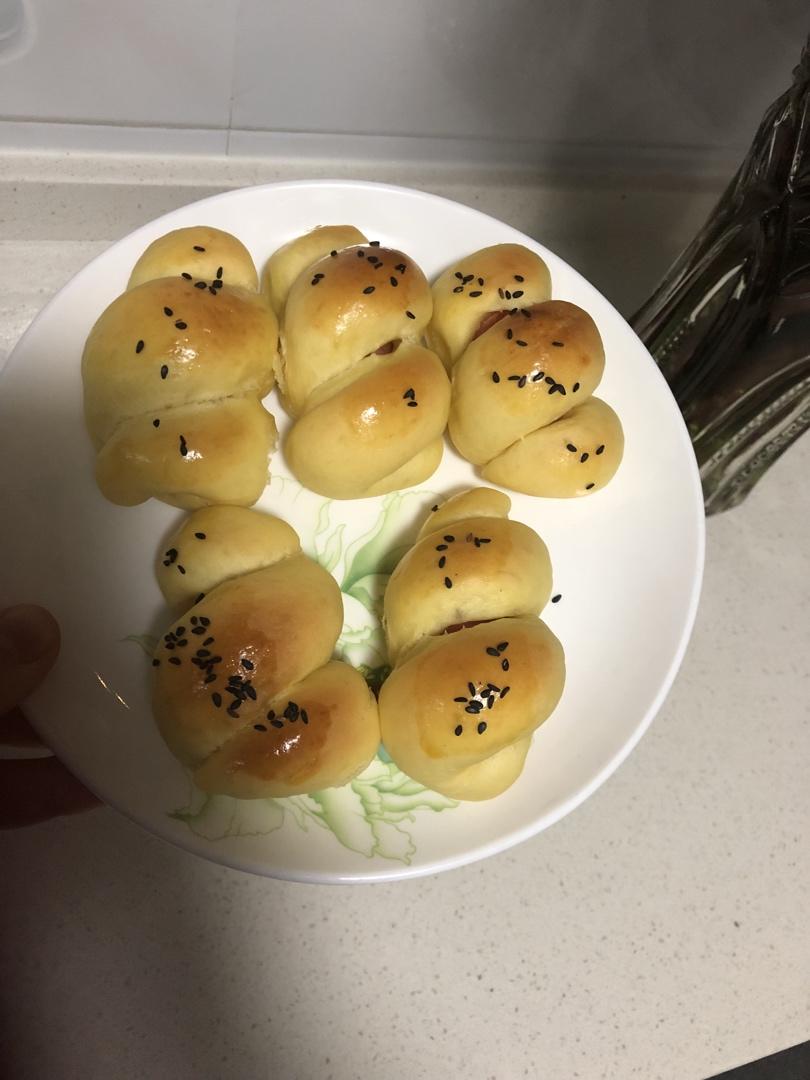 一次发酵迷你香肠小面包卷