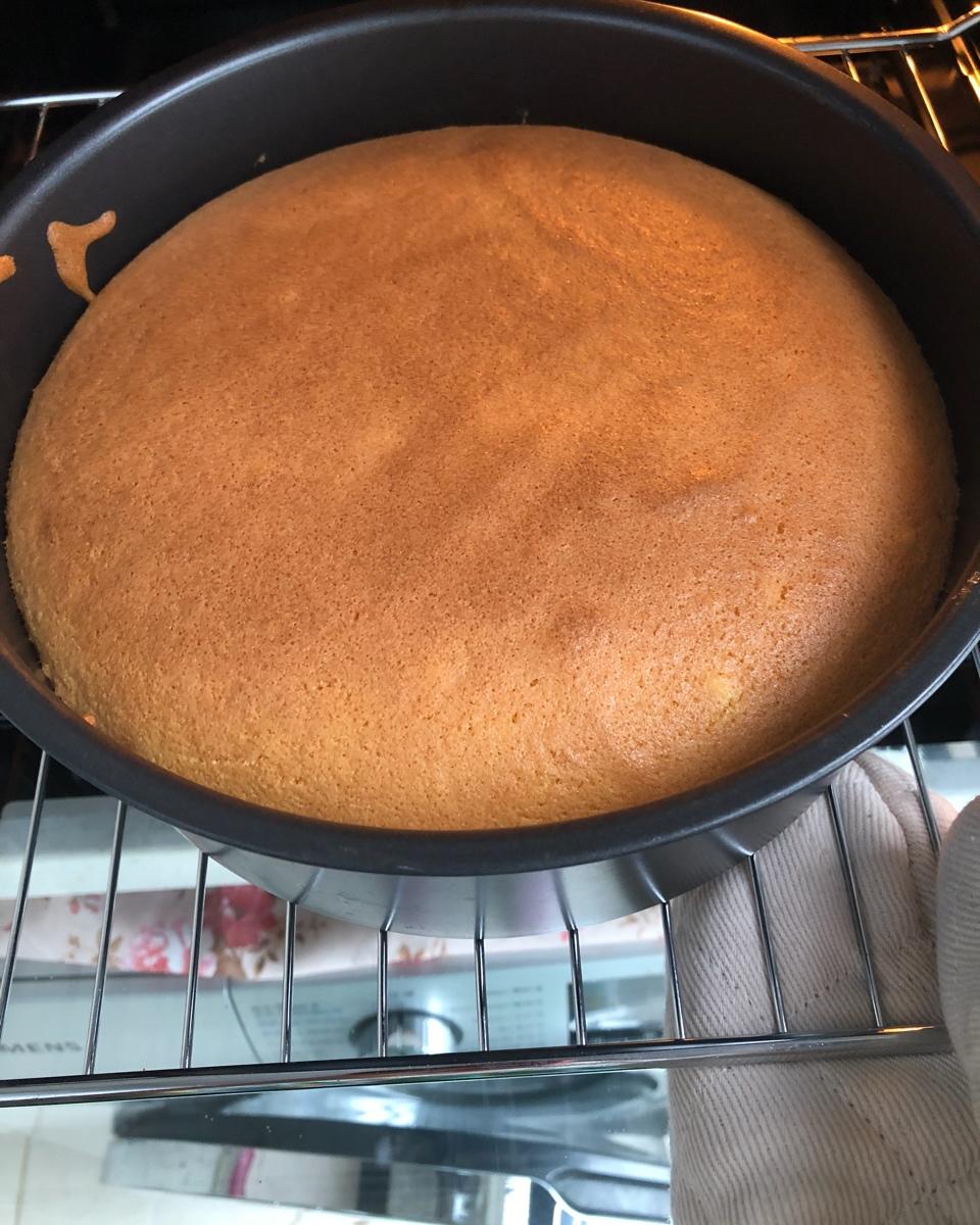 烤箱做蛋糕（戚风蛋糕的做法）