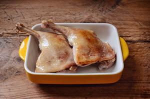 【黑朗姆板栗烩烤鸭腿】—北鼎烤箱食谱的做法 步骤3
