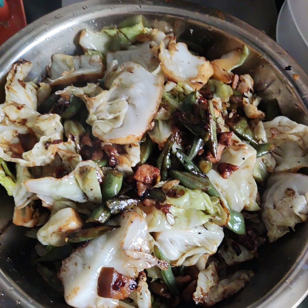 茄子肉粒炒豆角包菜