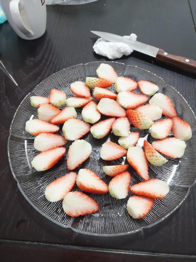《Tinrry下午茶》教你做基础原味蛋糕卷