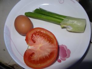 西红柿鸡蛋炒刀削面的做法 步骤2