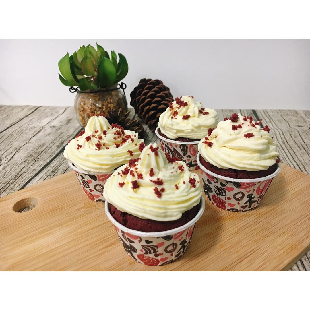 传统红丝绒杯子蛋糕（极软无泡打粉）Red velvet cupcake
