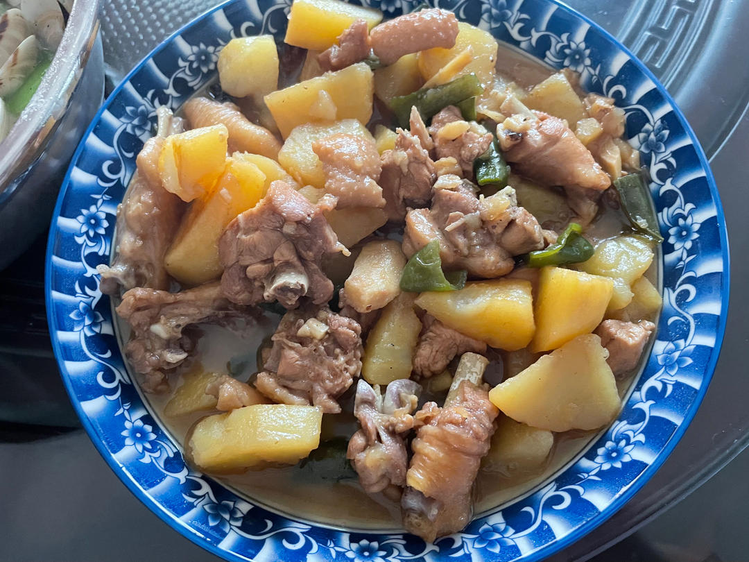 红烧鸡块炖土豆