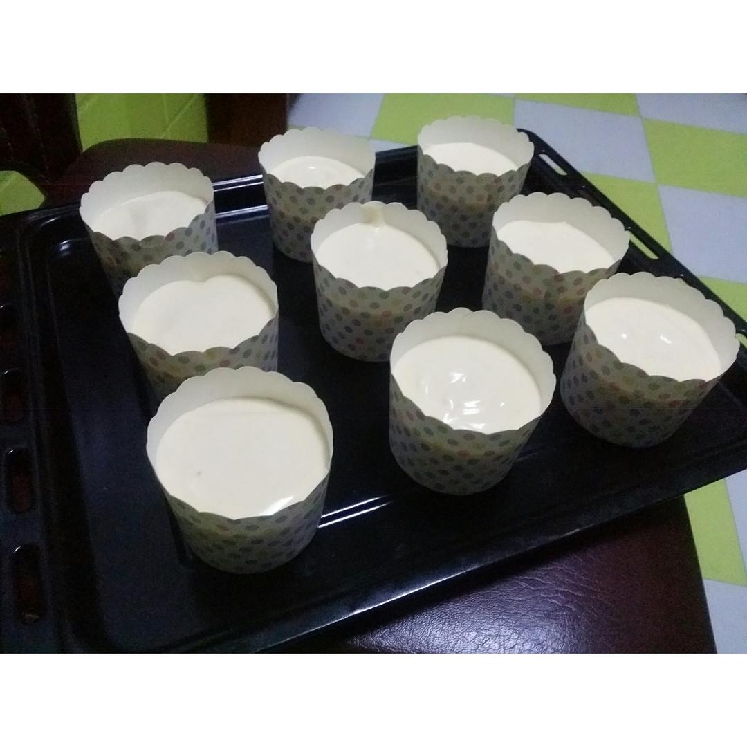 软绵绵戚风纸杯蛋糕