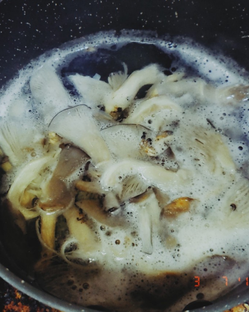 平菇包菜鸡蛋汤的做法 步骤4