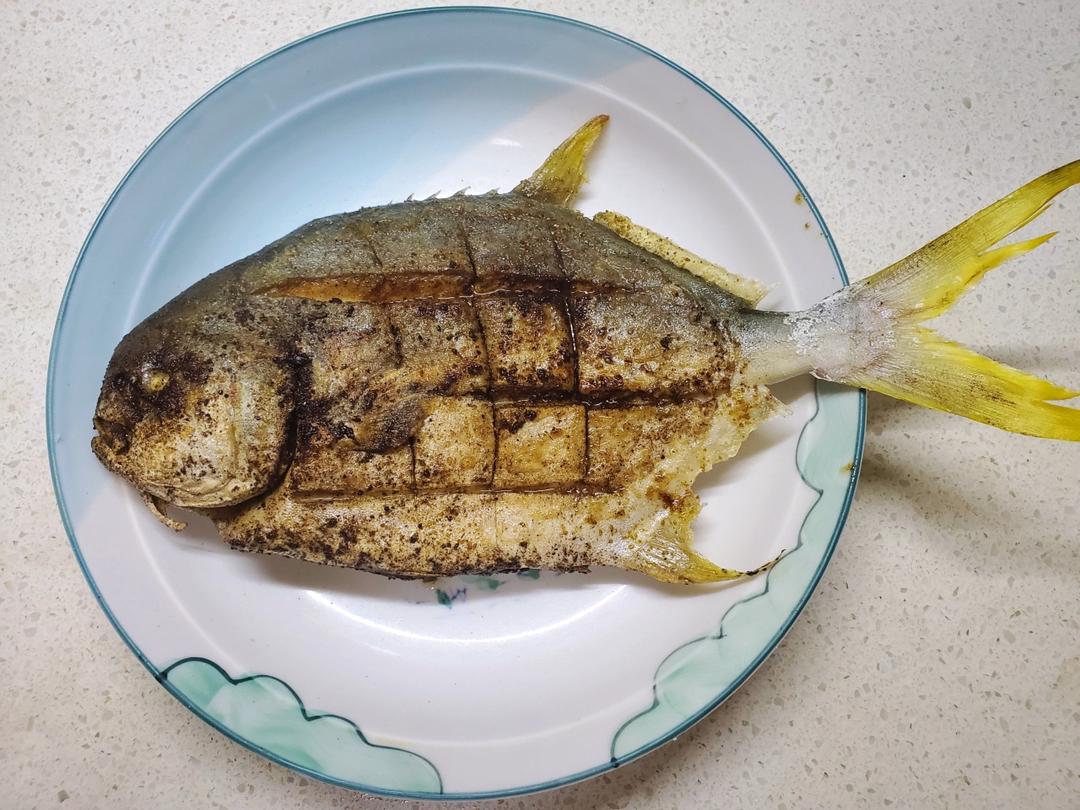 极简极美味——盐煎金鲳鱼