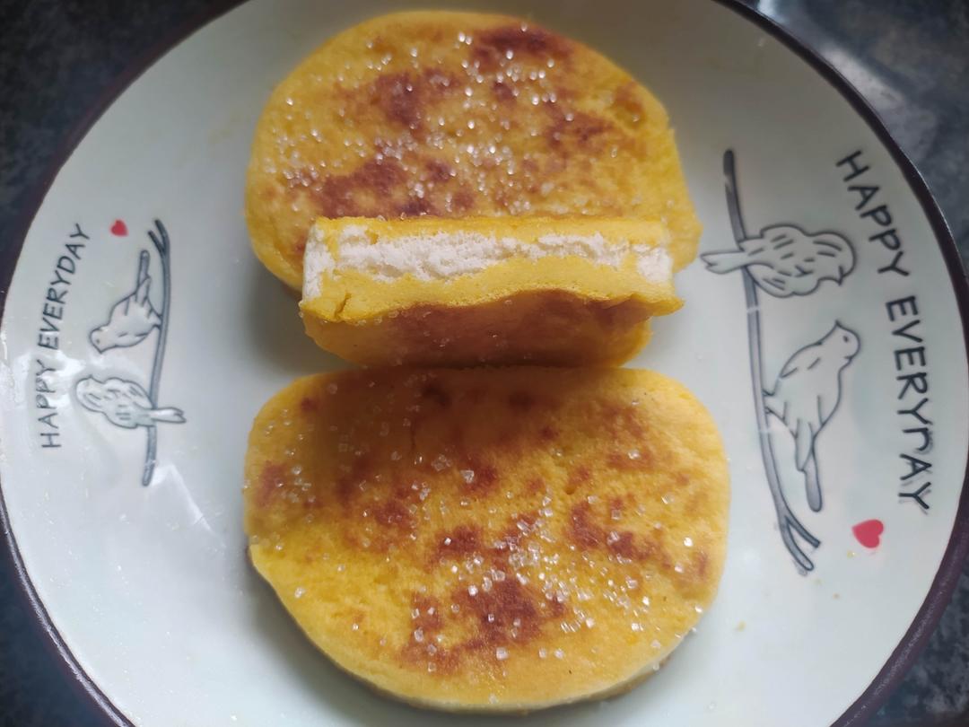 [快手早餐]不一样的蛋煎馒头片(甜口 电饼铛版)