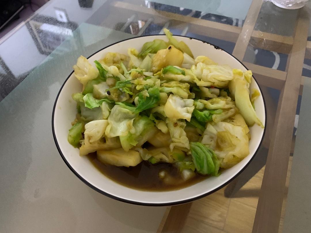 炝炒手撕大头菜（洋白菜）