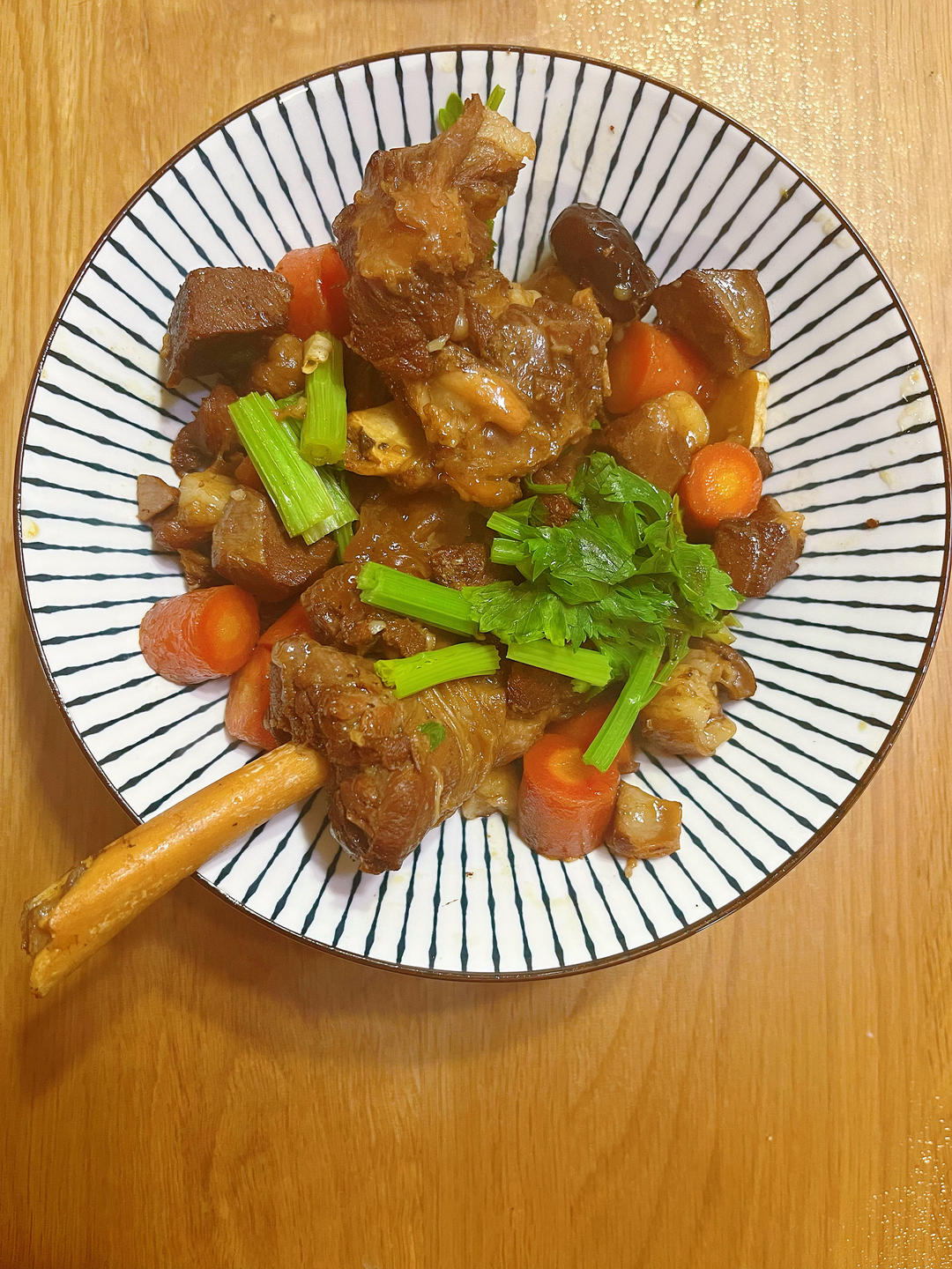 胡萝卜炖羊腿