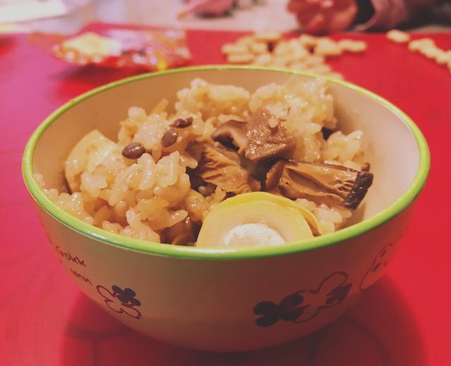竹笋香菇焖饭-超简单，不会失败的焖饭（电饭锅版）的做法