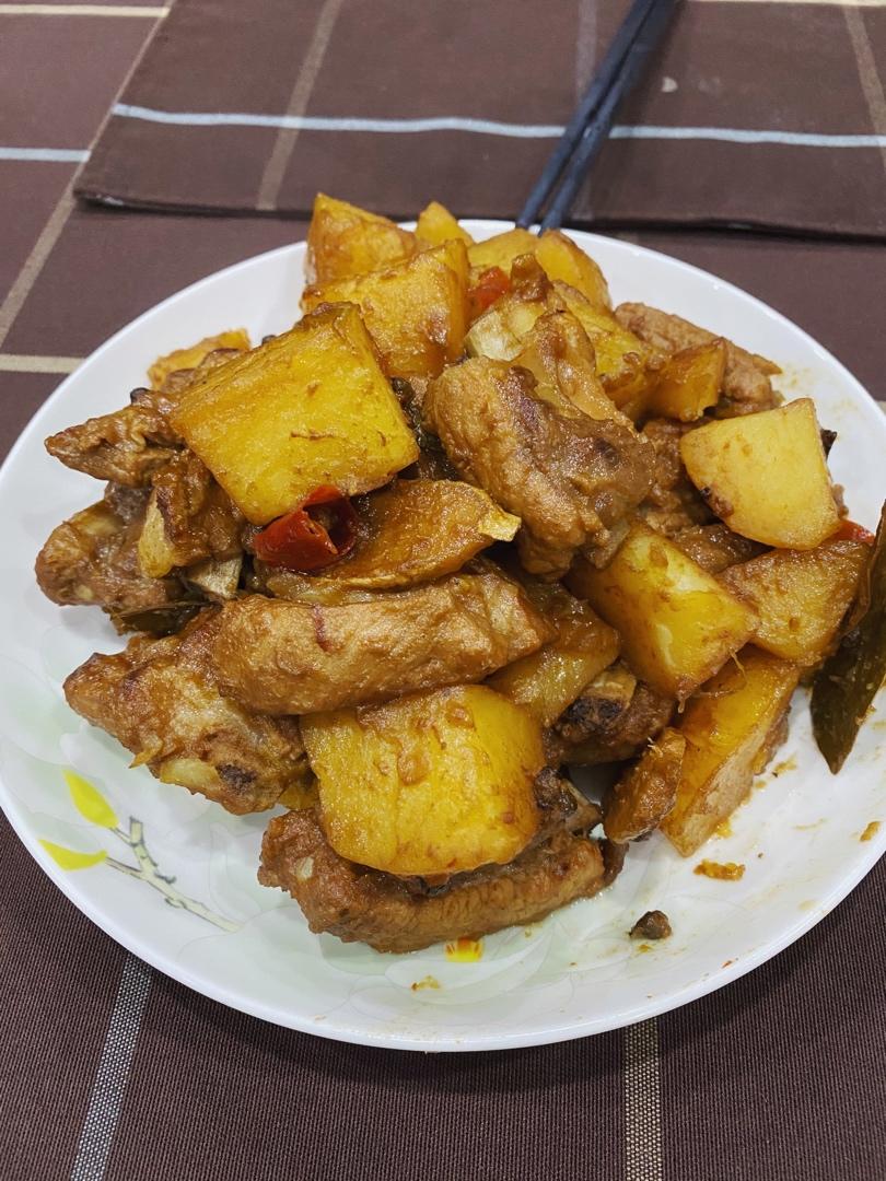 土豆炖排骨