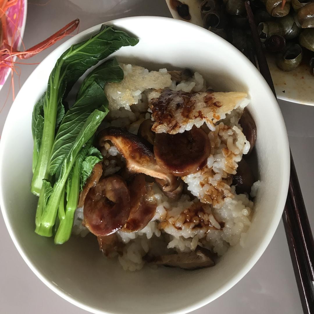 【电饭煲腊肠煲仔饭】