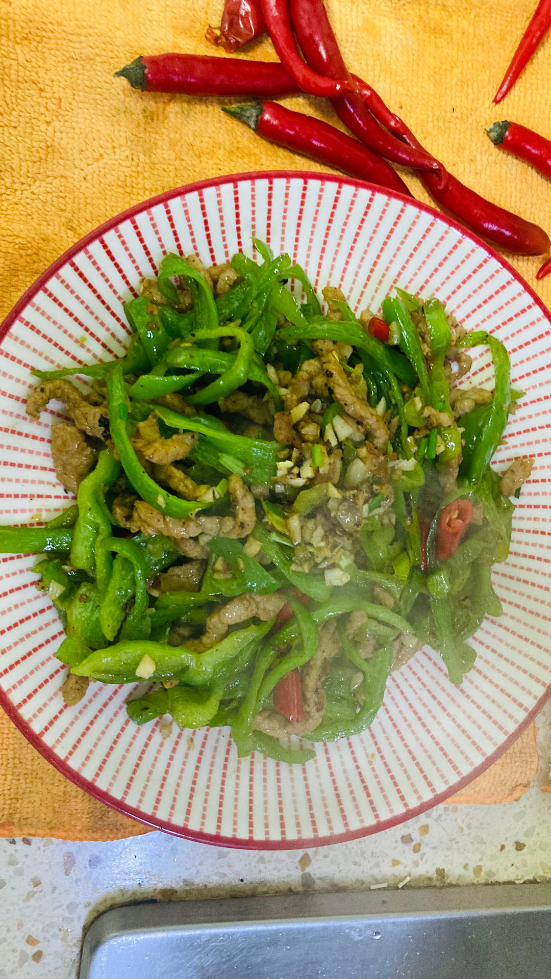 家常青椒肉丝