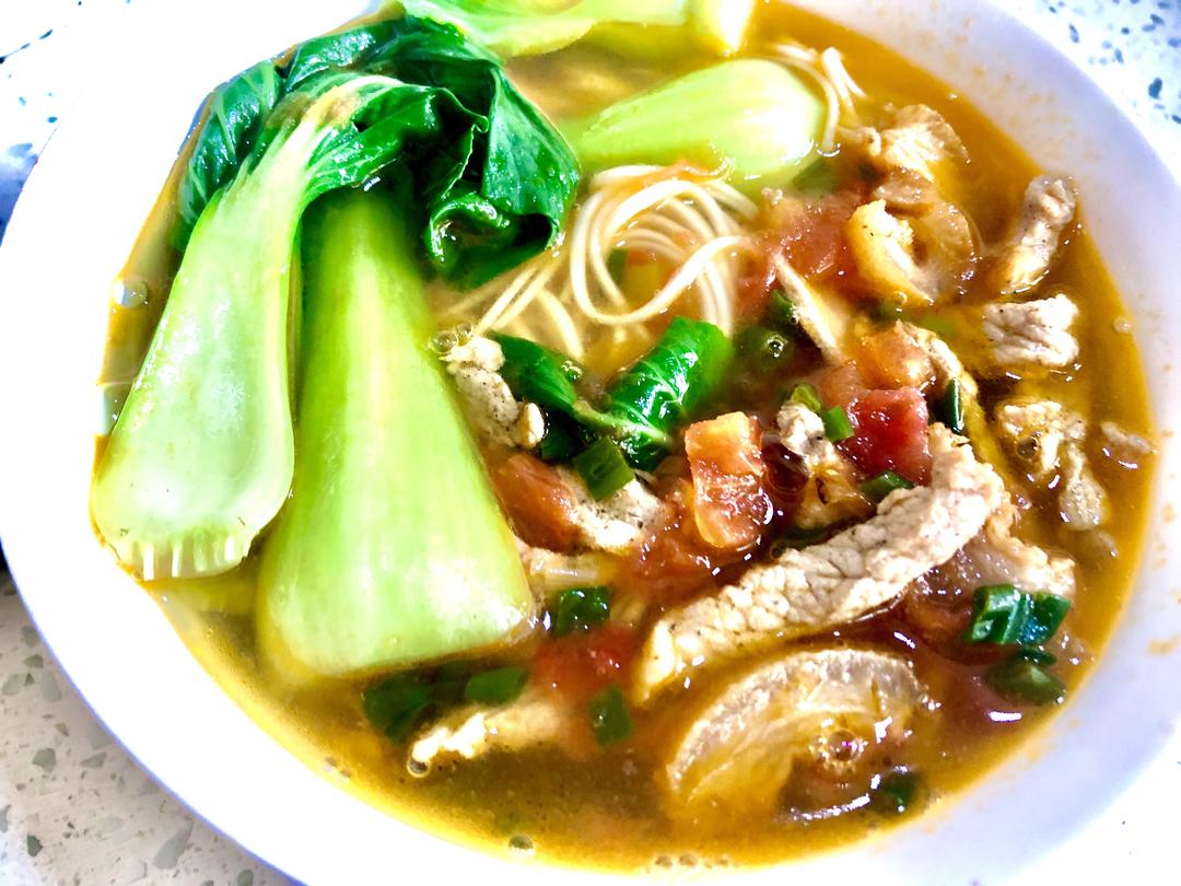 早餐～番茄🍅肉丝面