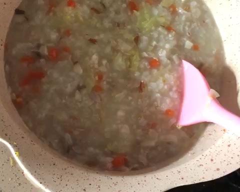 宝宝辅食👶香菇青菜胡萝卜廋肉红米粥的做法