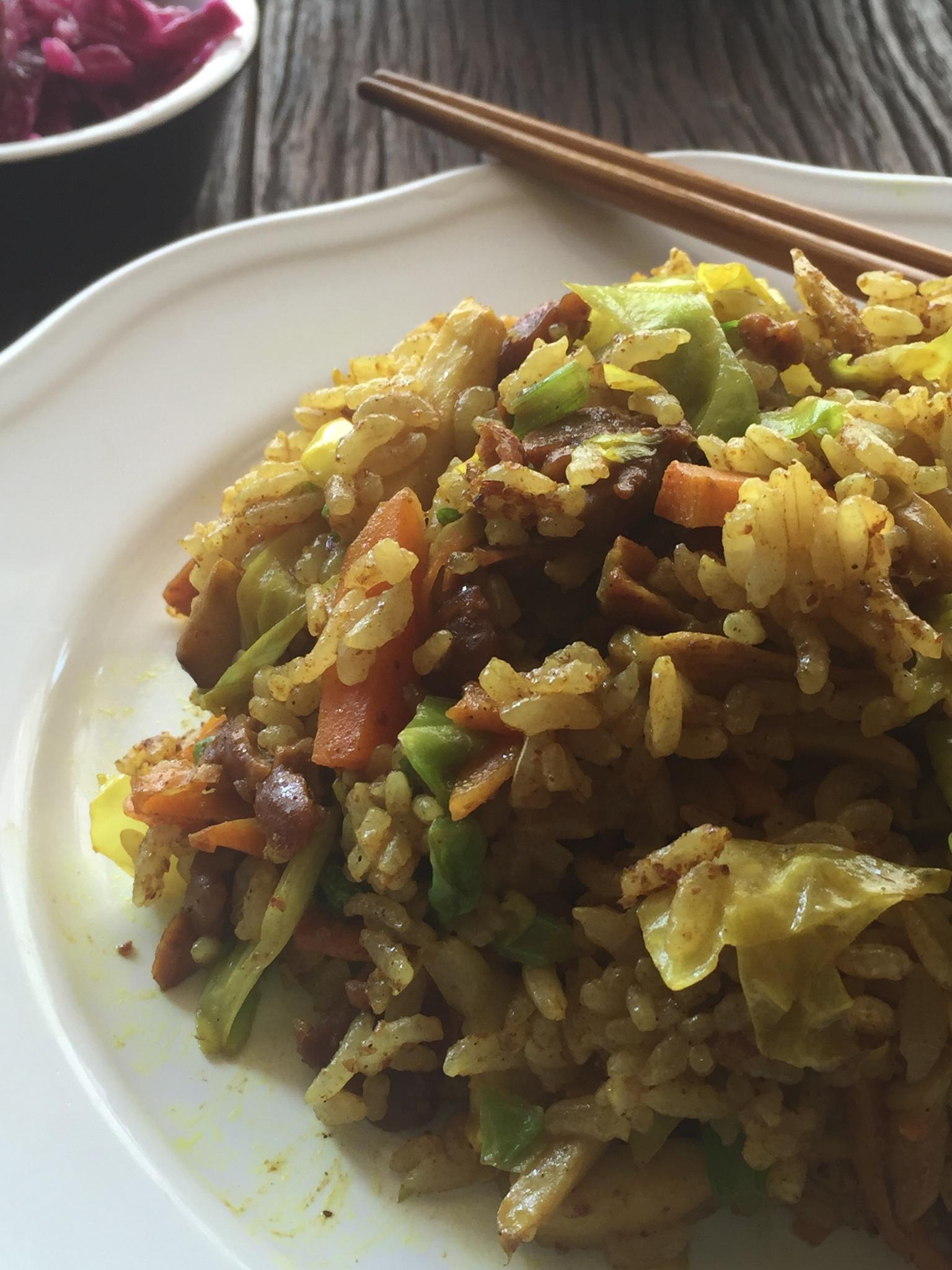 咖喱素炒时蔬糙米饭（一人份）的做法