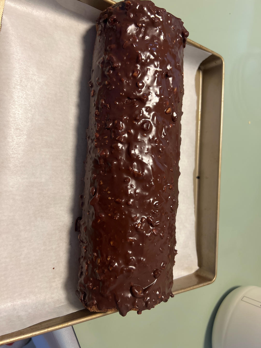 🍫梦龙蛋糕卷. 巧克力脆皮蛋糕卷 by pink-rabbit