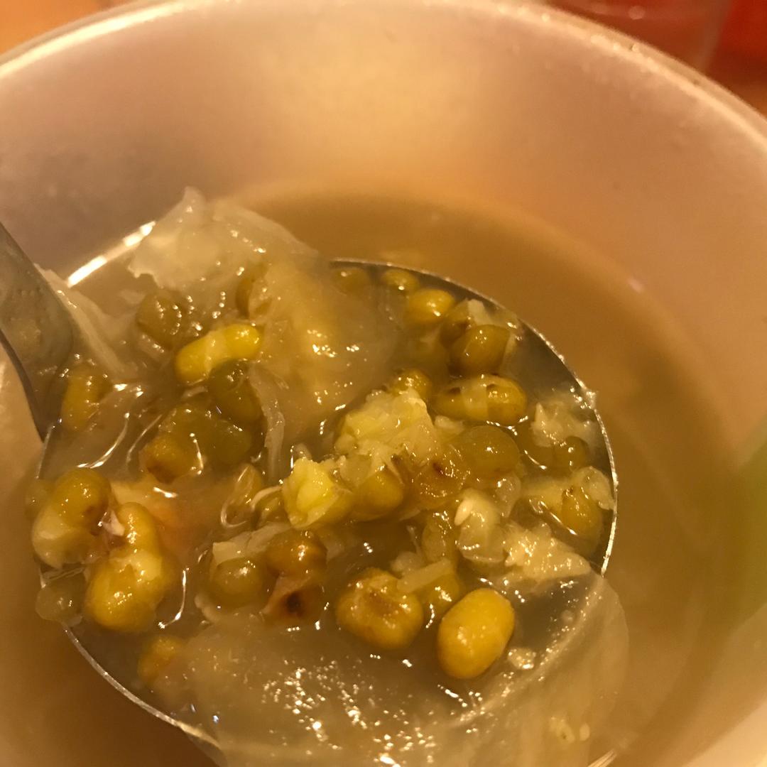 绿豆银耳羹