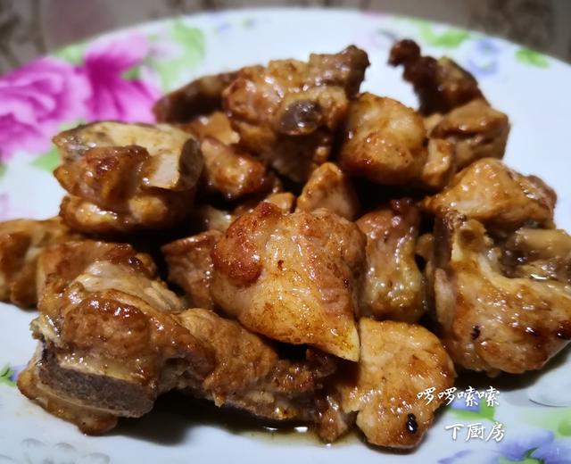 一滴水不加一粒盐不放一点姜蒜也不沾的炒排骨的做法