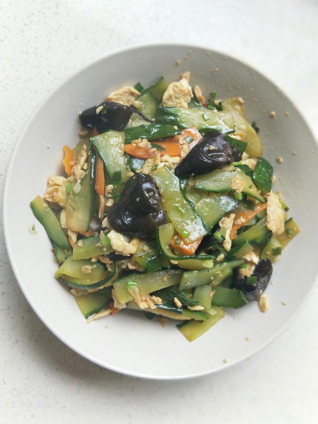 黄瓜木耳炒鸡蛋