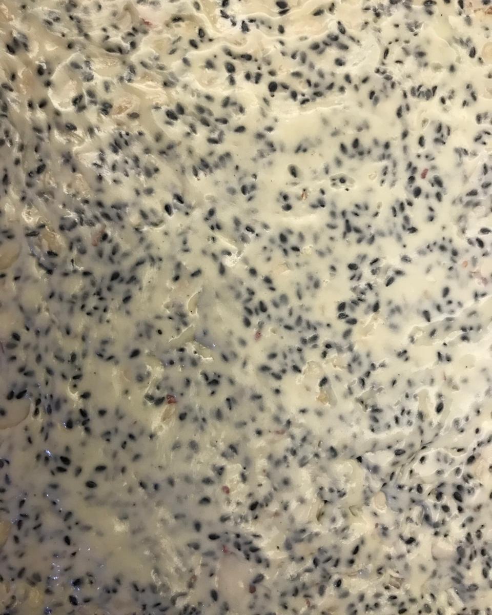 黑芝麻花生牛轧糖