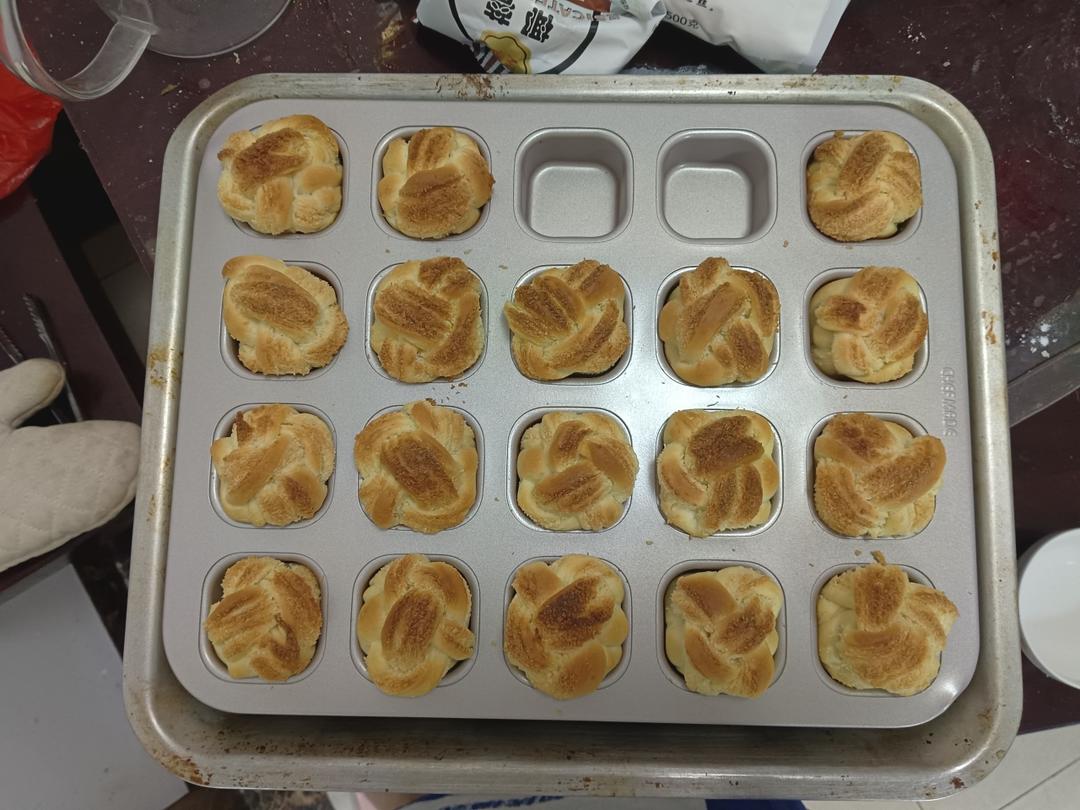 奶香椰蓉小面包