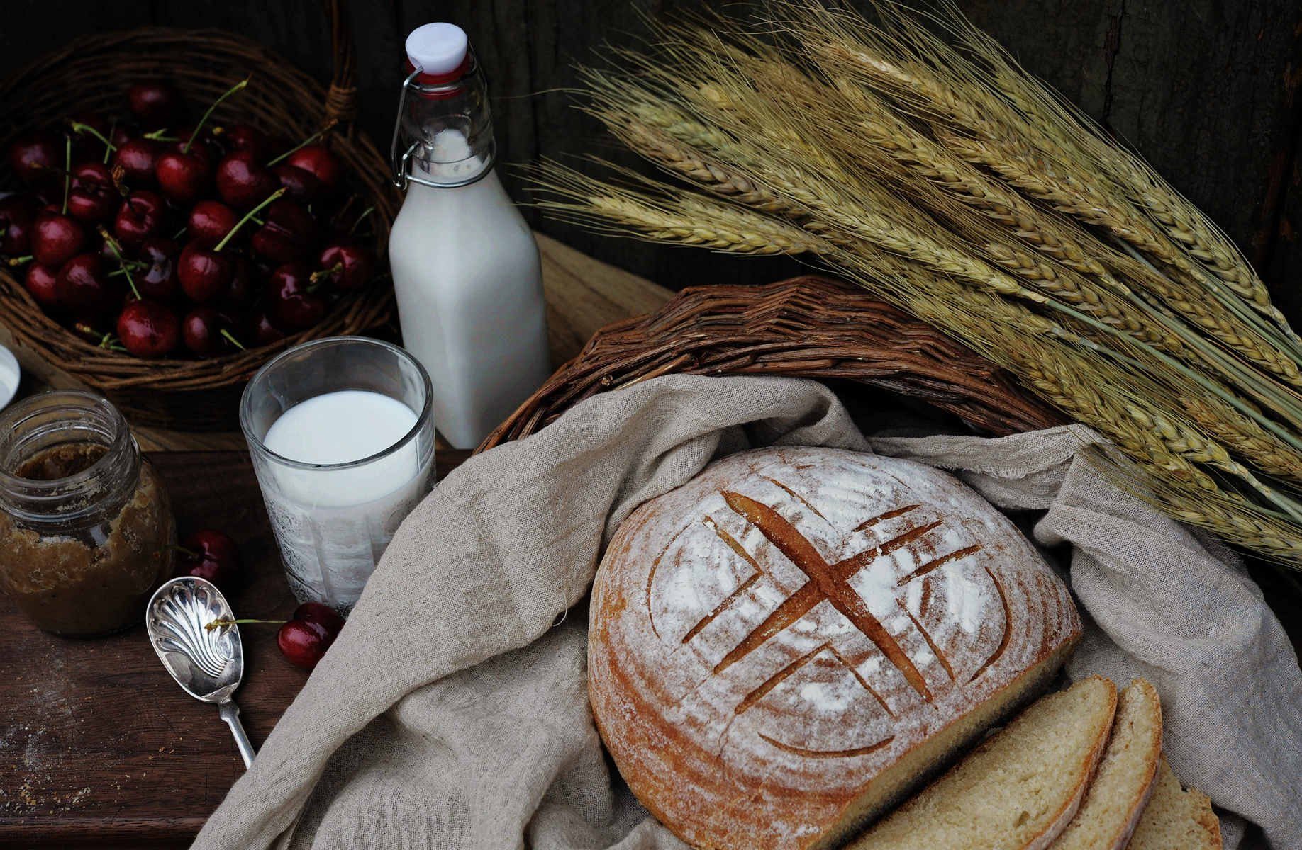 朴素的黑麦面包