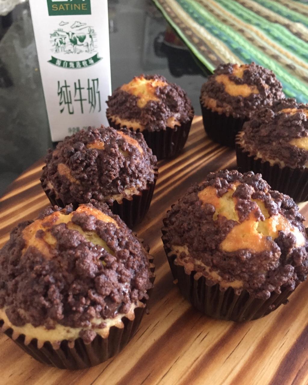 巧克力酥顶玛芬蛋糕 Choc Chip Muffins