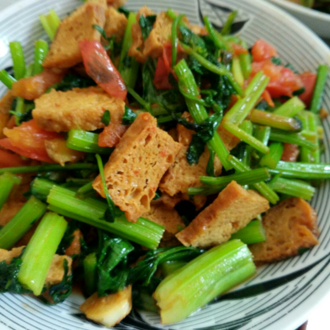 素菜：芹菜炒豆腐干
