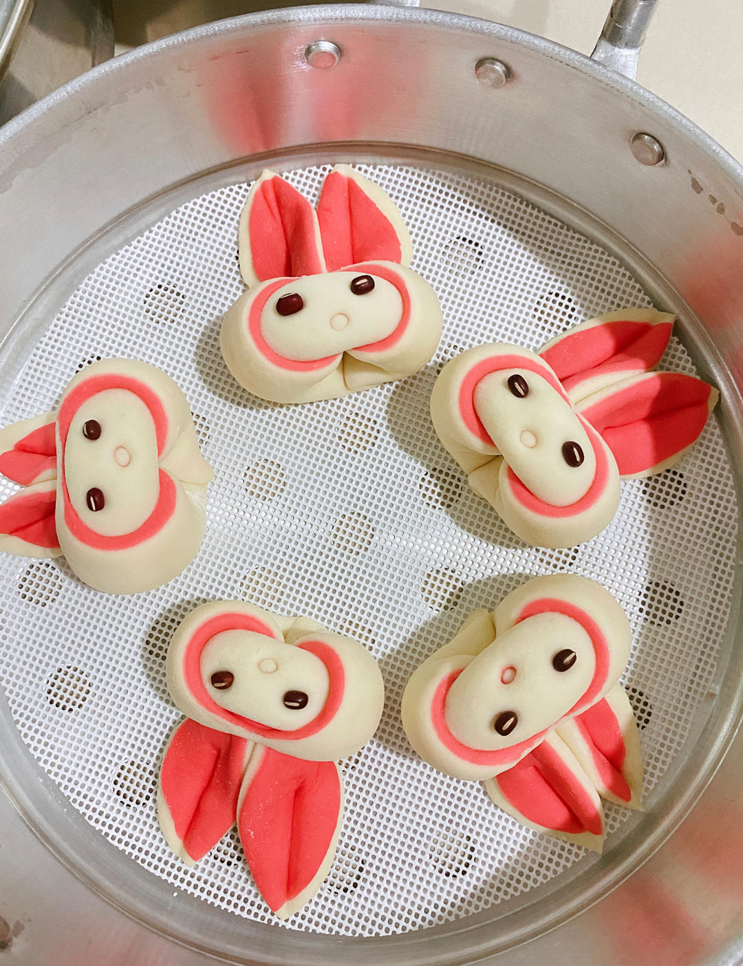 兔然暴富 兔子形状的奶香小馒头