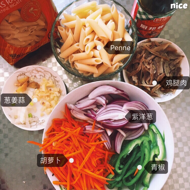 素炒意面。通心粉