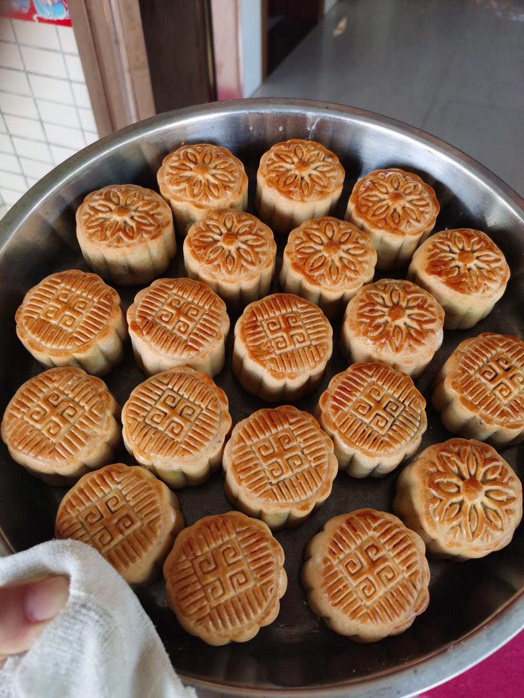 广式豆沙月饼（75克、50克、各种规格都有）