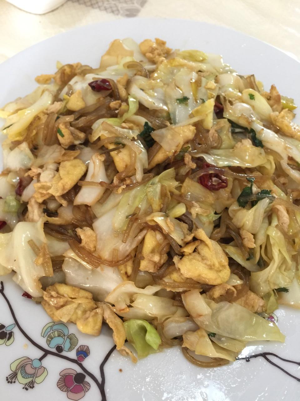 包菜粉丝炒鸡蛋