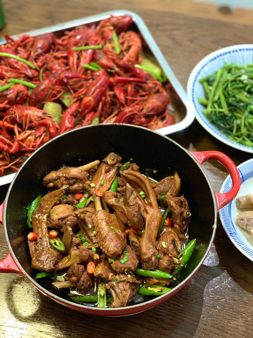 传统正宗的啤酒鸭配方和做法，鲜嫩香浓，只需炒千万不要焯水