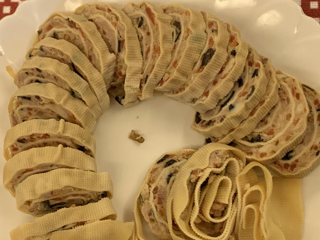 豆皮肉卷（东北千张）好吃不腻，尤其适合手残党