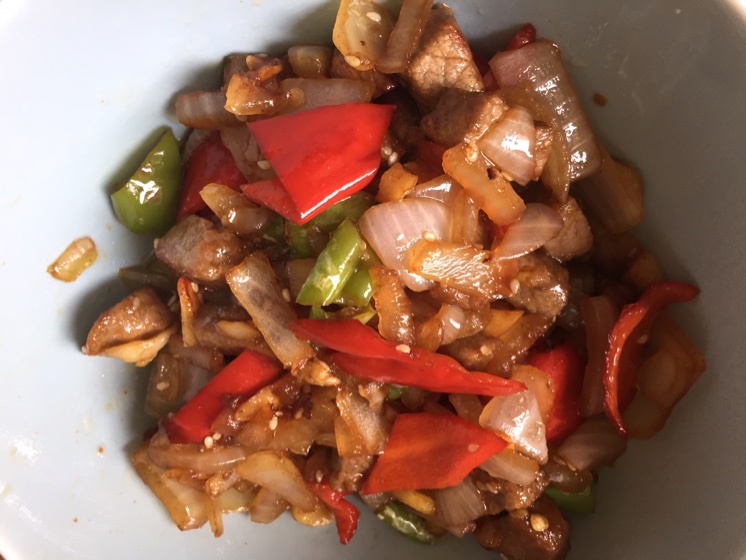 孜然洋葱炒牛肉粒