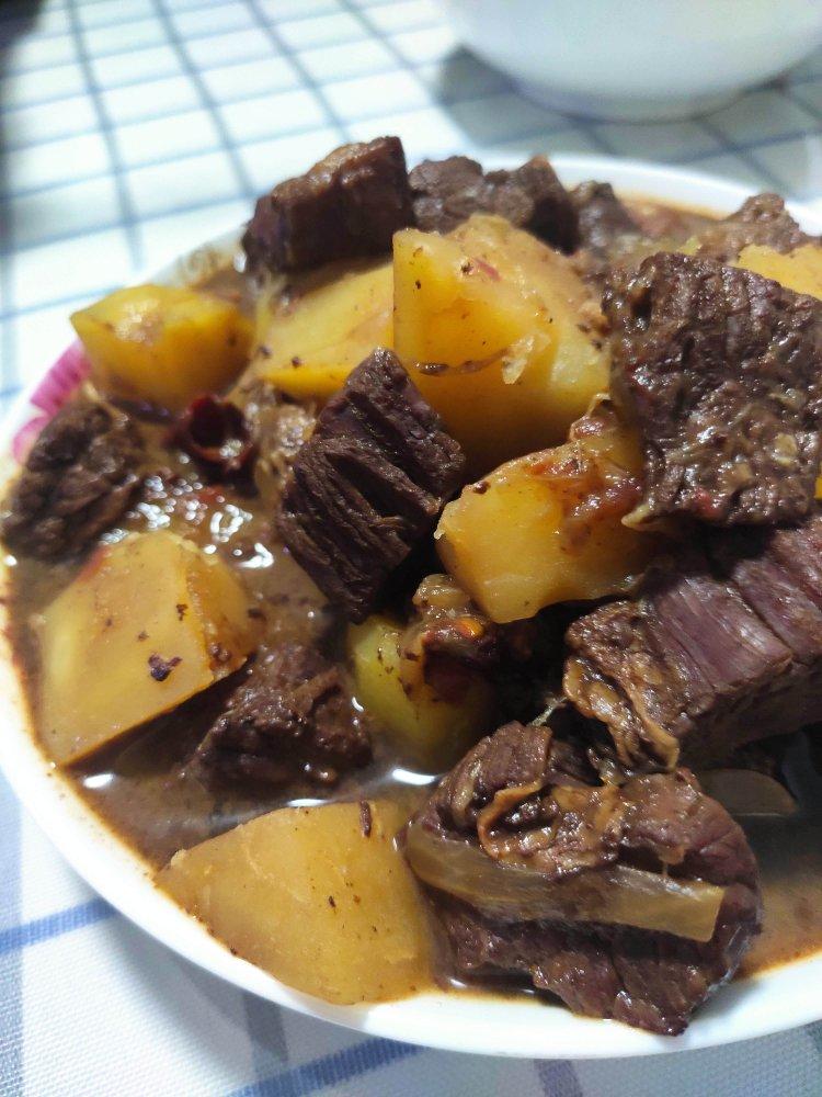 红烧牛肉土豆 （独家秘制）