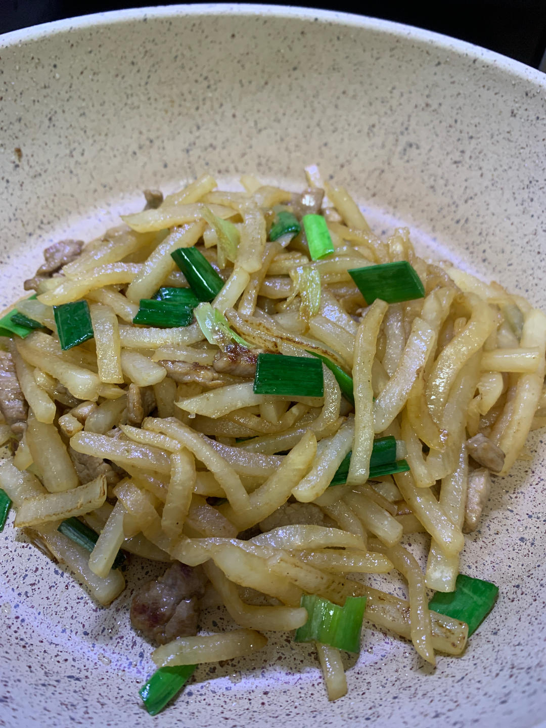 白萝卜炒肉