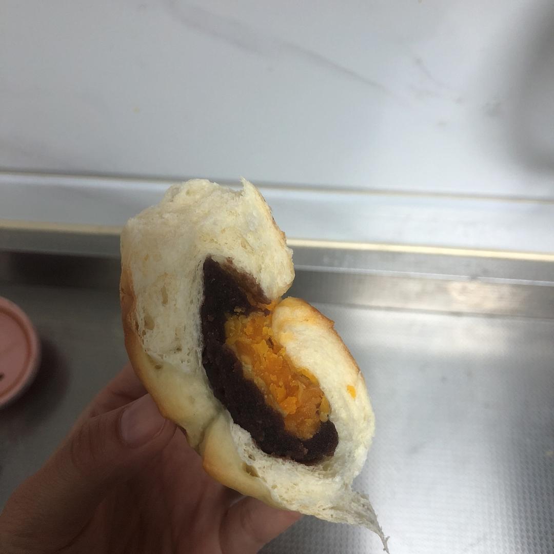 豆沙蛋黄面包～好吃到哭～