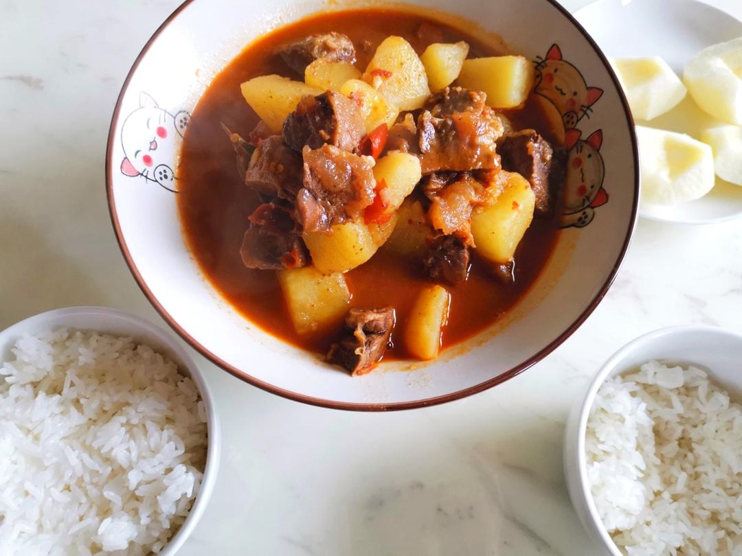 西红柿土豆炖牛肉