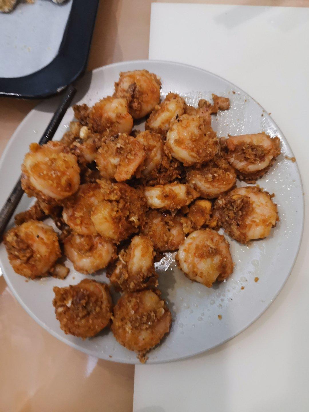 避风塘咸蛋黄炒虾仁