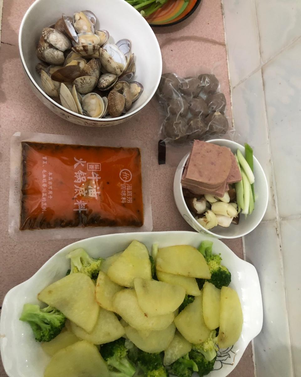 【海鲜麻辣香锅】