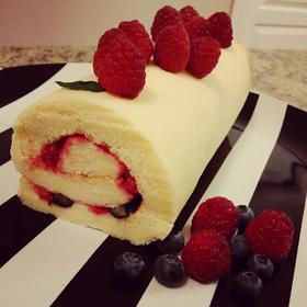 树莓蛋糕卷