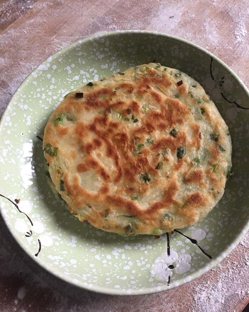 堂妈教你做飘香葱油饼