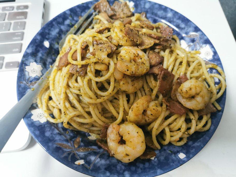 罗勒松子培根意面