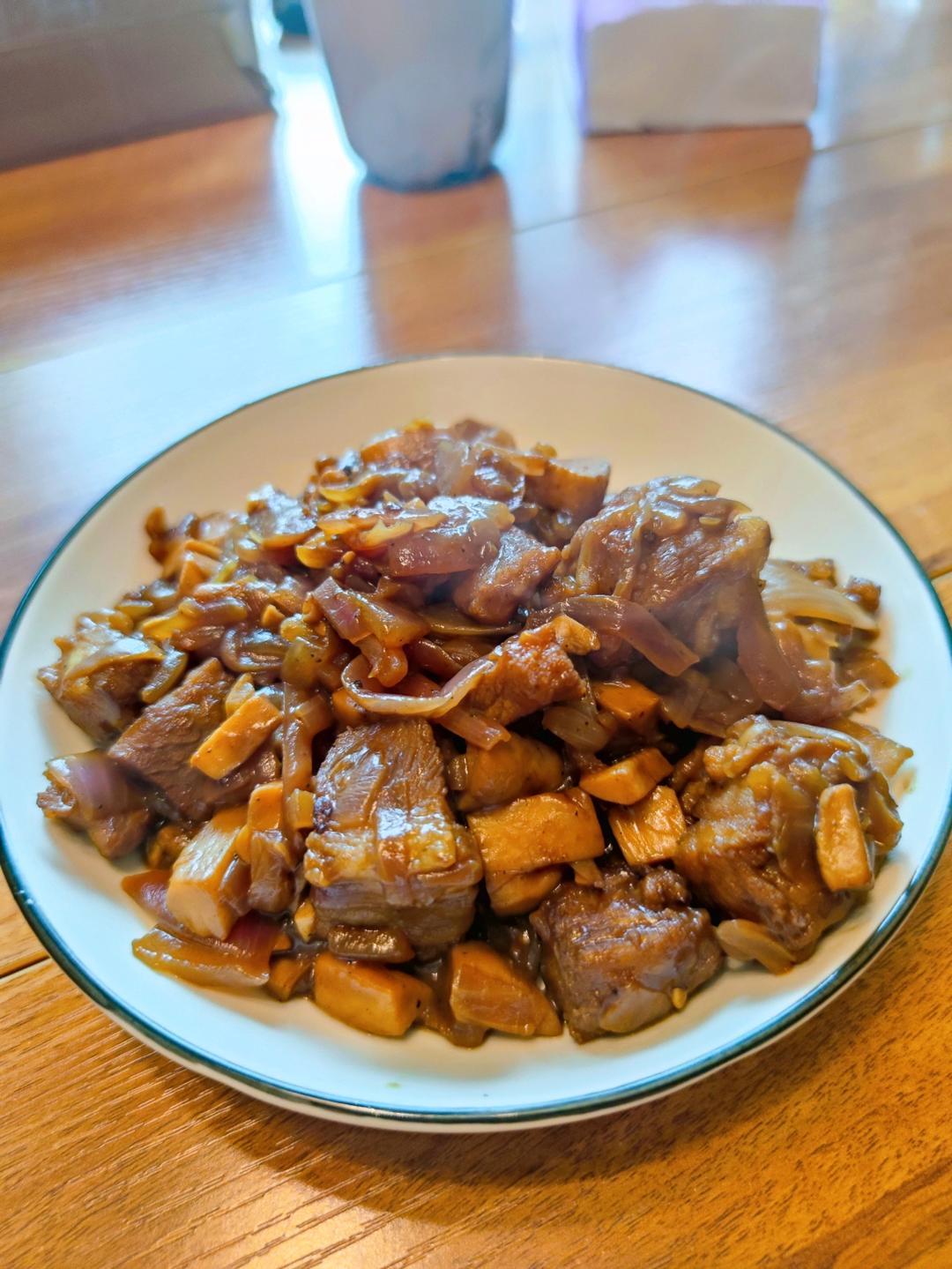 黑椒杏鲍菇牛腩粒