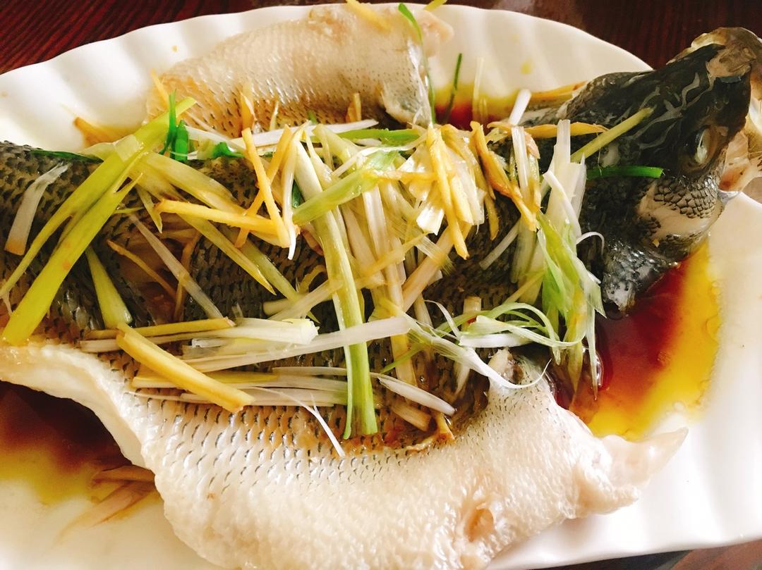 清蒸鲈鱼